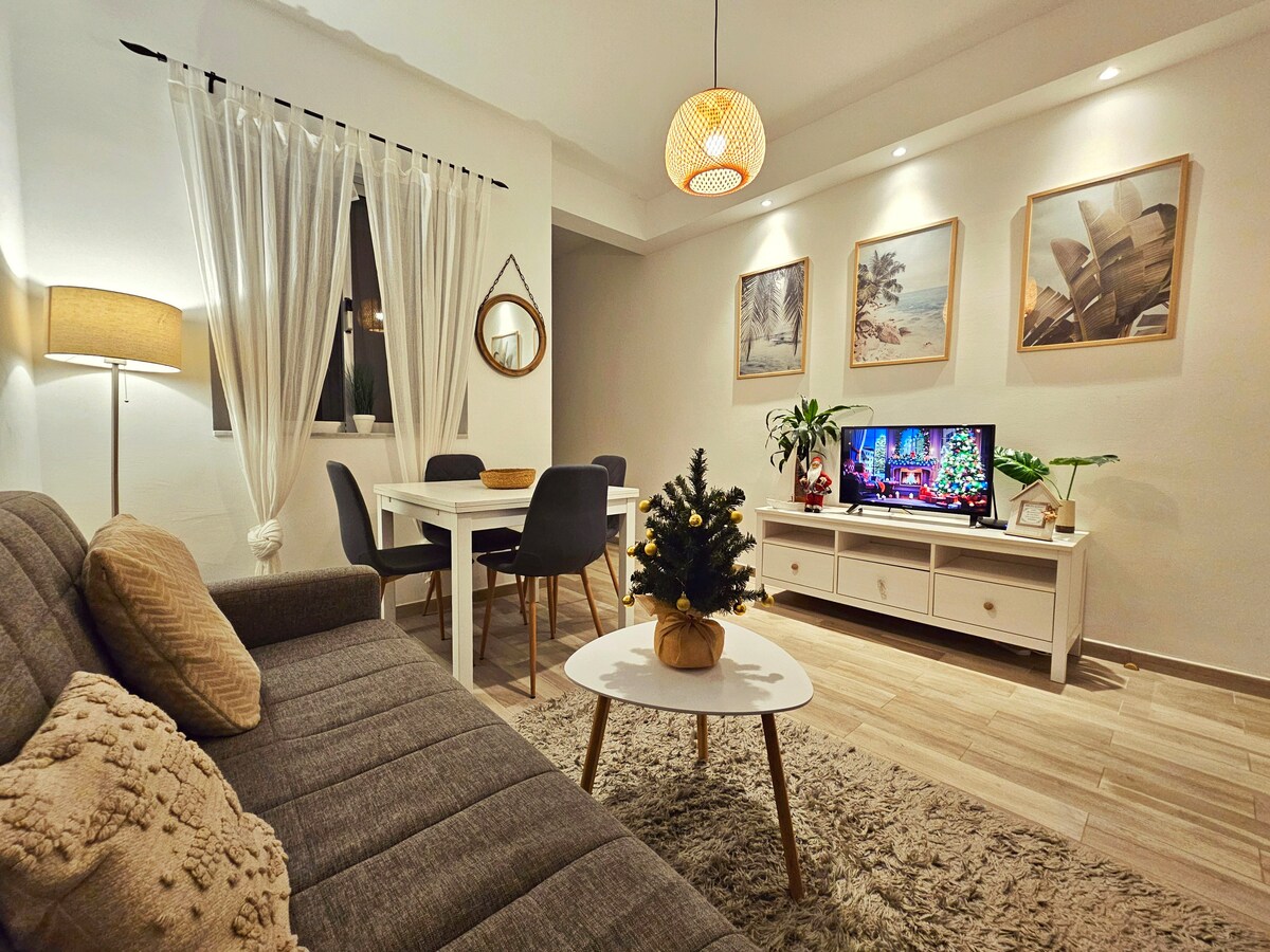 Bright Coastal Escape | Comfortable 2BR APT