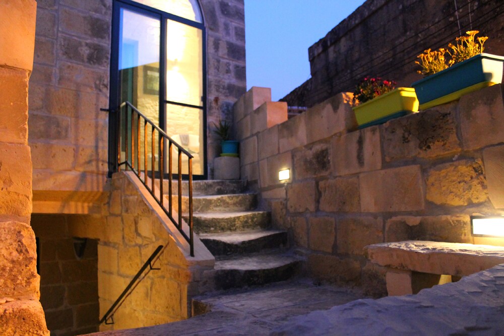 "Tal Aurora" - charming little Farmhouse in Qala