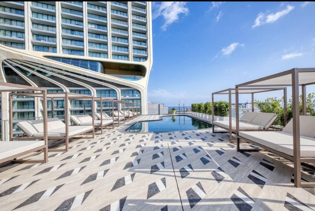 Official Mercury Suites 2BR Designer with WiFi and AC