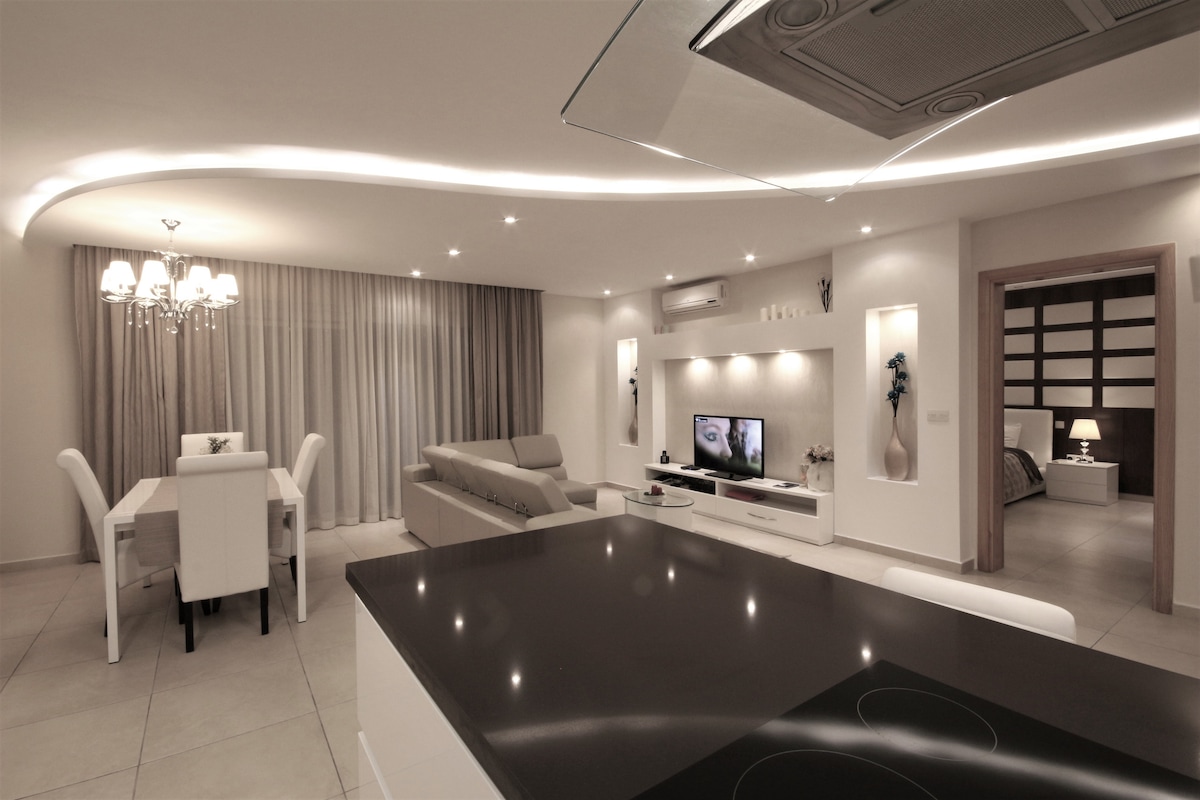 Elegant, Superior & Fully Equipped 2 bedroom Apt.