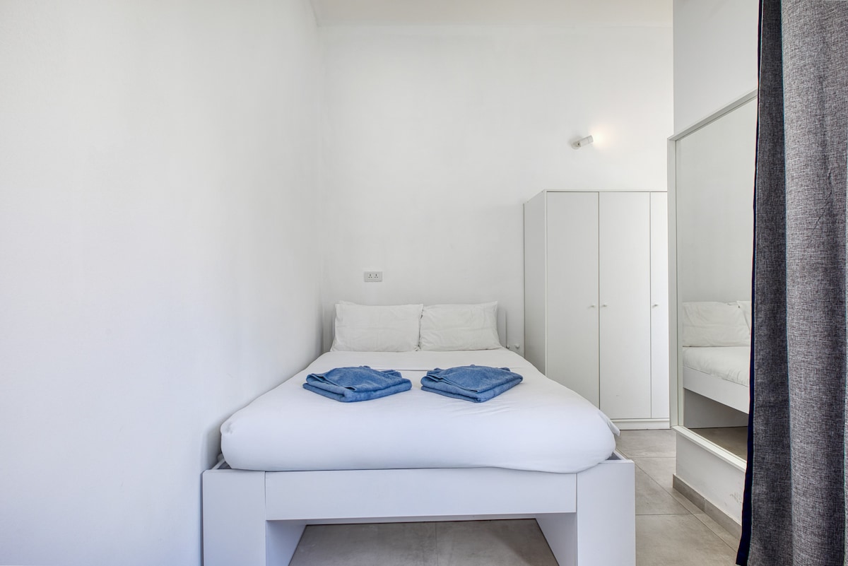 Cosy double studio, shared roof terrace Goblu-4