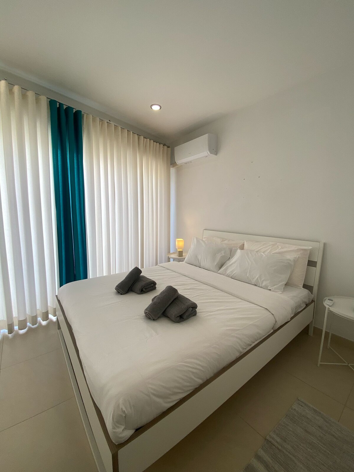 St Julians Seafront Apartment