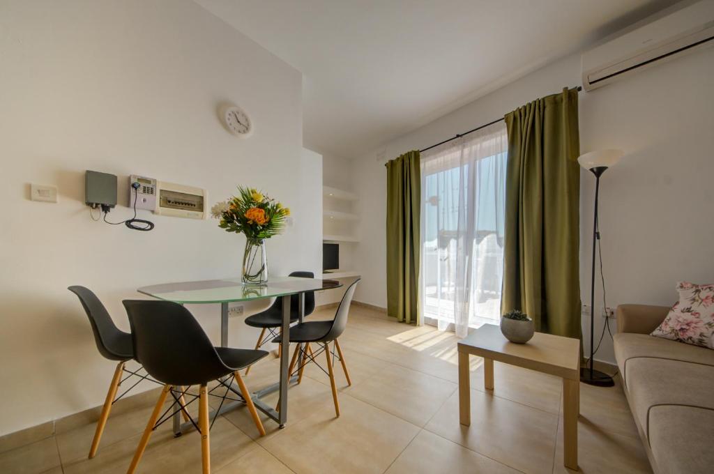 St Pauls's Bay 2 Bedroom Apartments & Penthouse close to Promenade