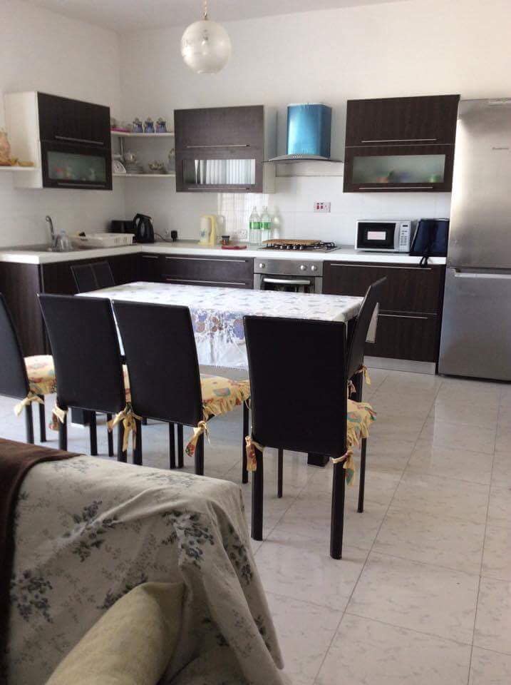 3 bd Spacious Modern Apartment near the sea
