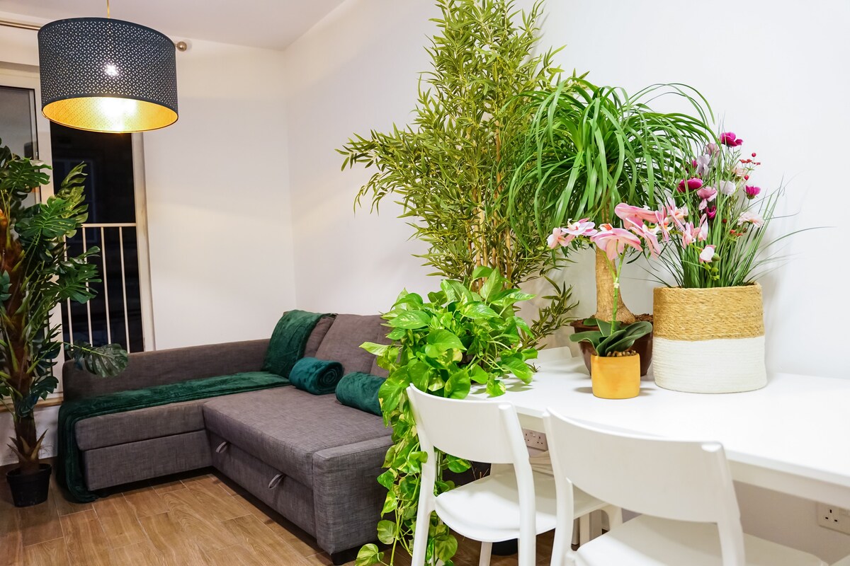 Check In 8pm Check Out 6pm Rituals & Massage 102