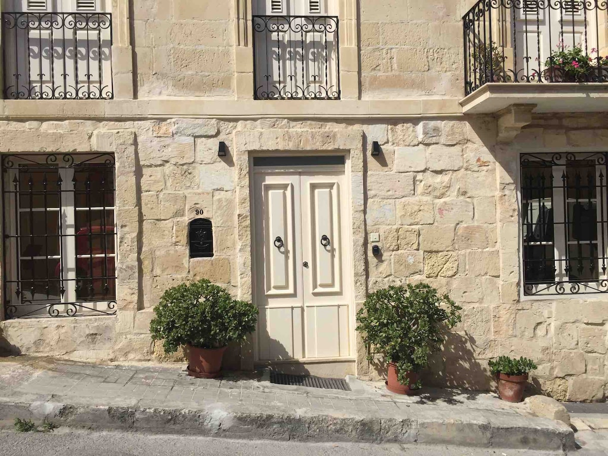 Valletta house close to the sea