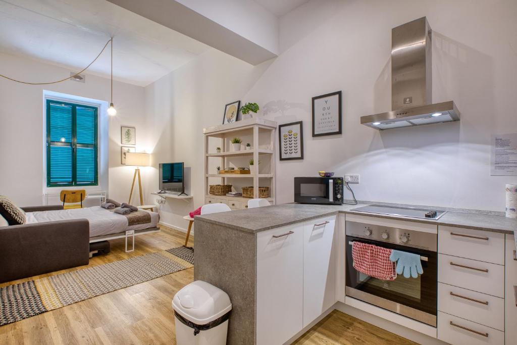 Smart Studio 1a - 'Sacre Cuor' Sliema - By Solea