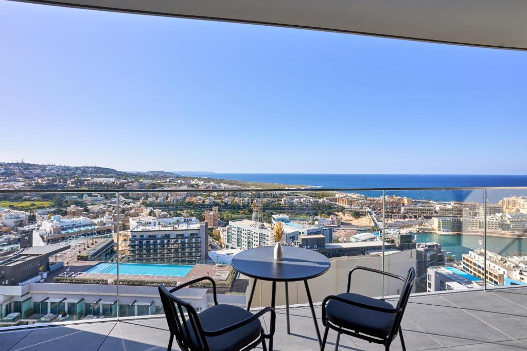 High-Rise Elegance 18th Floor Apartment with Stunning Sea Views