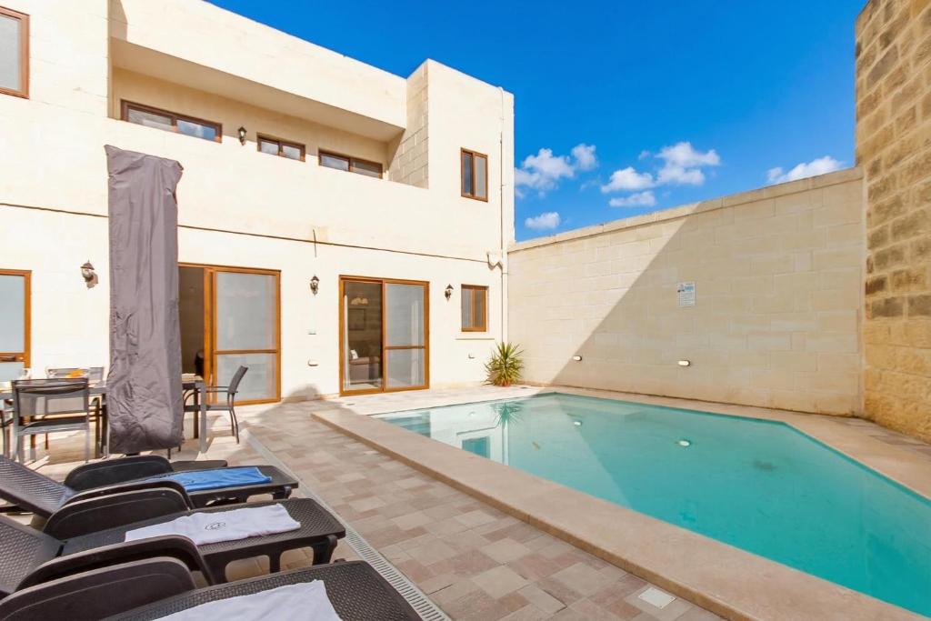 Nadurija, So Nice Gozitan Villa + Pool - Happy Rentals
