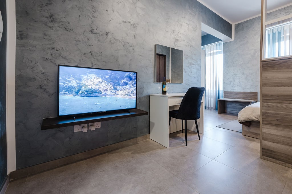 Central Apartment in St Julian 2