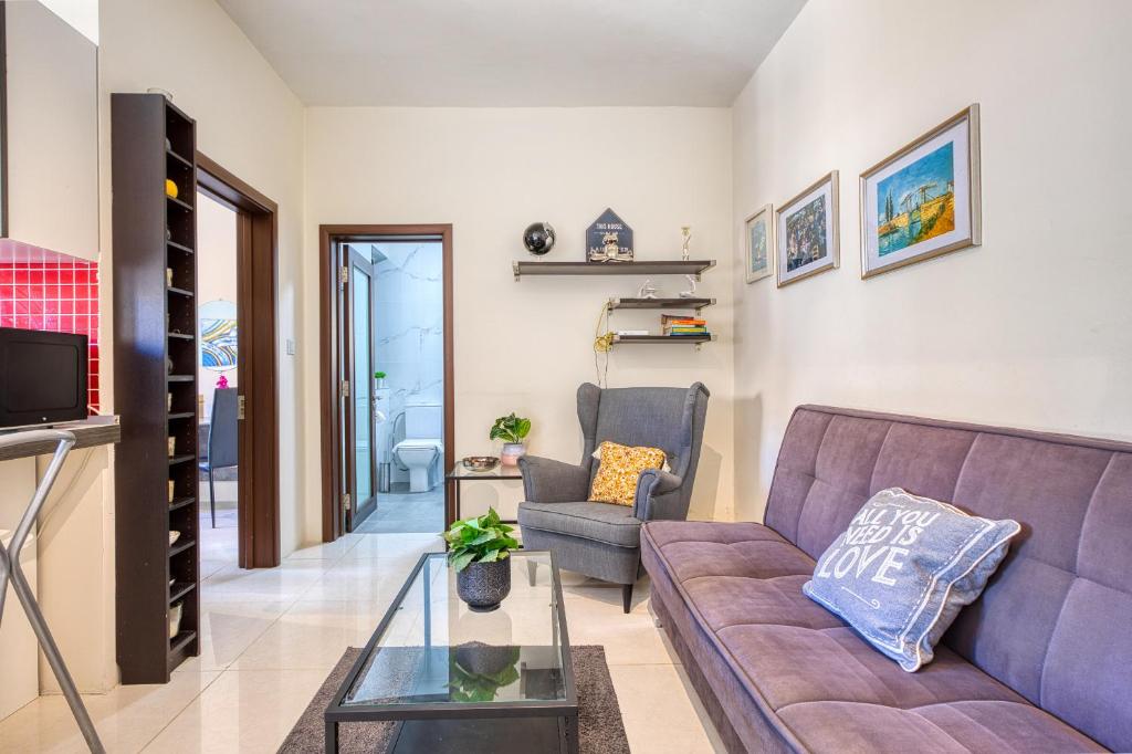 Cosy 1 Bedroom with balcony in St Julians AEBE1