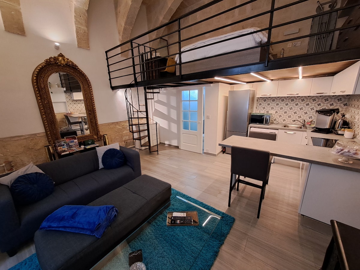 Charming Loft in the heart of the three cities