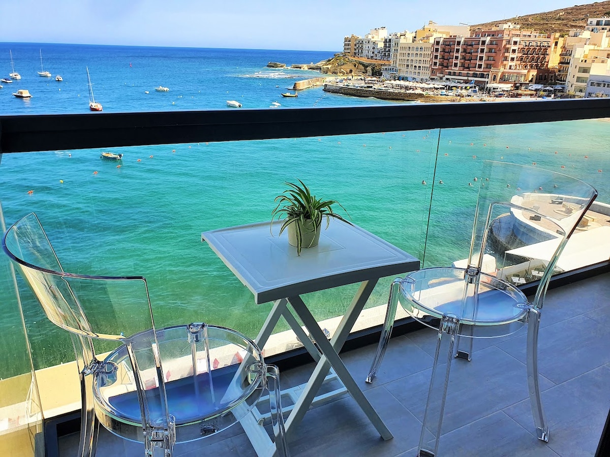 Zupełnie nowy apartament przy froncie morskim ze wspaniałym widokiem