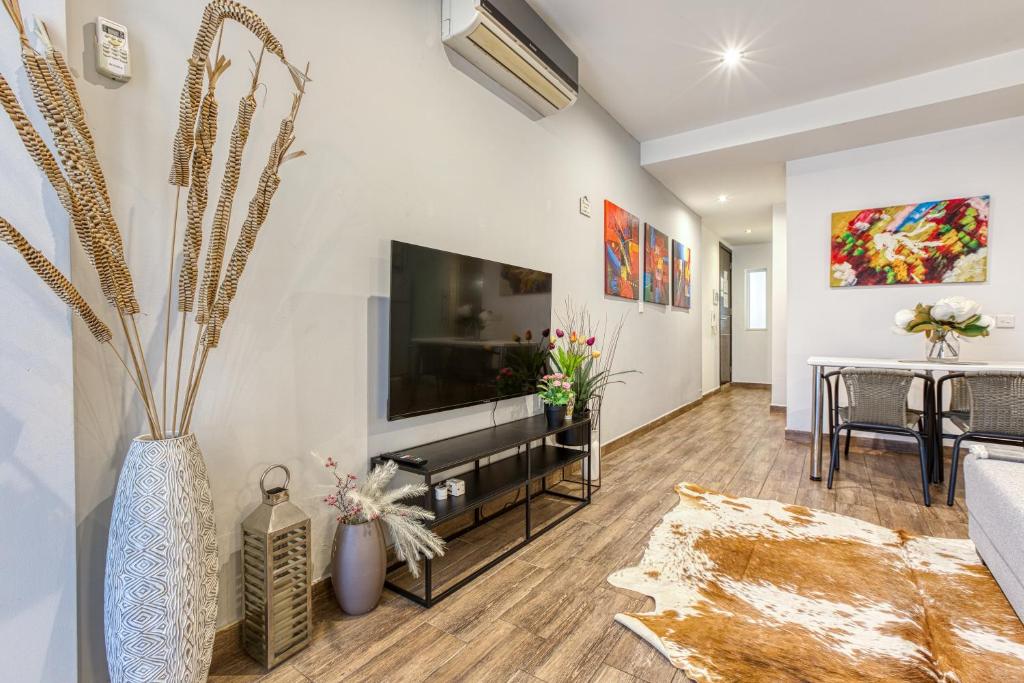 St Julians Studio 204 Near Beach and Paceville