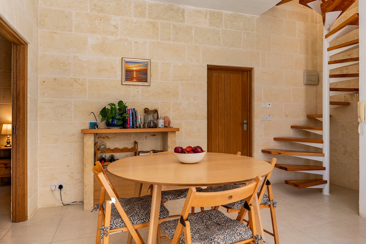 Penthouse Qala Prywatny Pokój Twin i Łazienka A/C