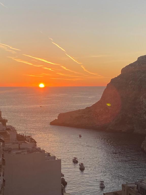 Penelope Apartments, Apartment 14