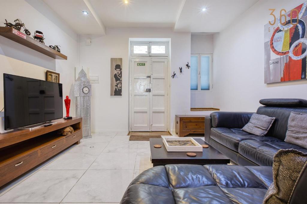 Sunlit Rabat Maisonette with Private Terrace & BBQ by 360 Estates