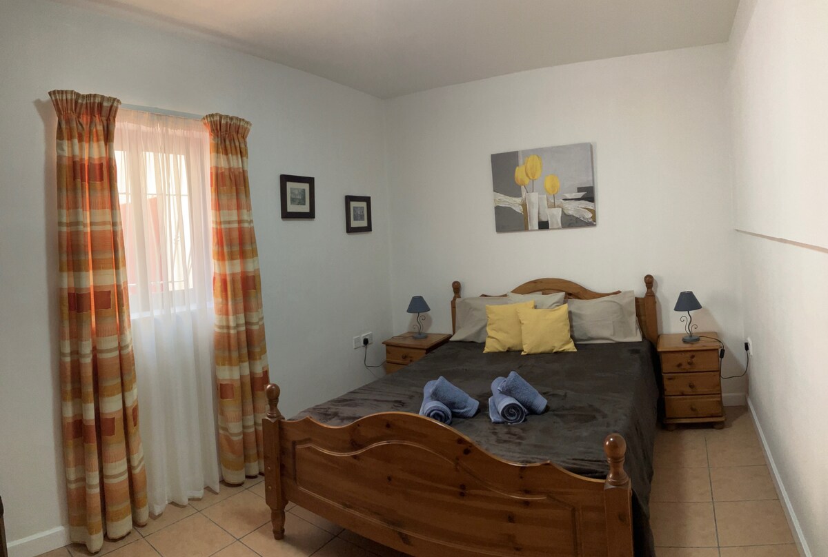 St. Julians Apt with yards and separate  entrance