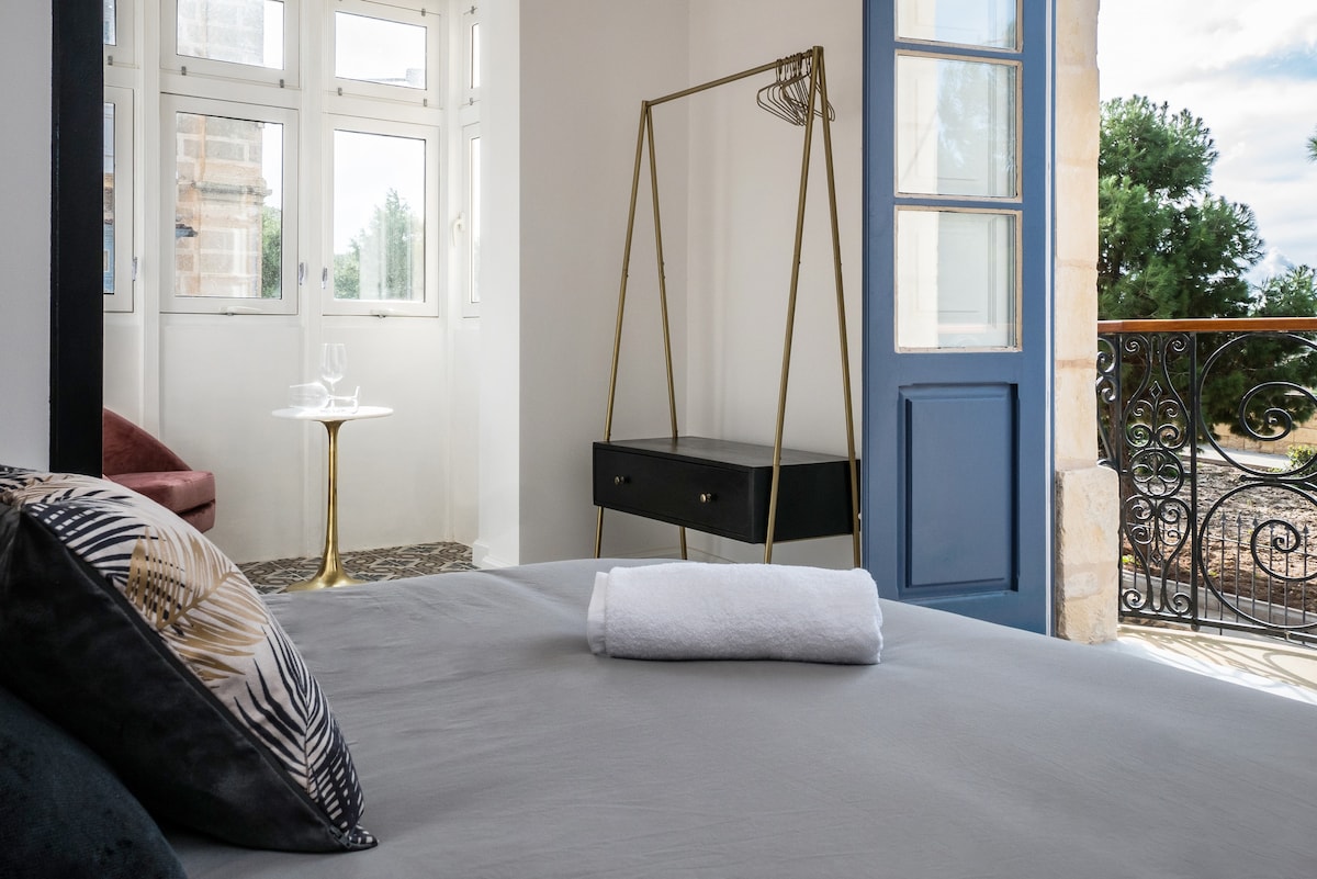 Valletta Collection - Hastings 1