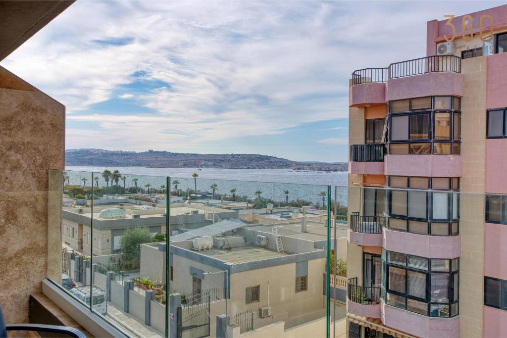 A beautiful 3BR home, opposite beach with WIFI & AC by 360 Estates