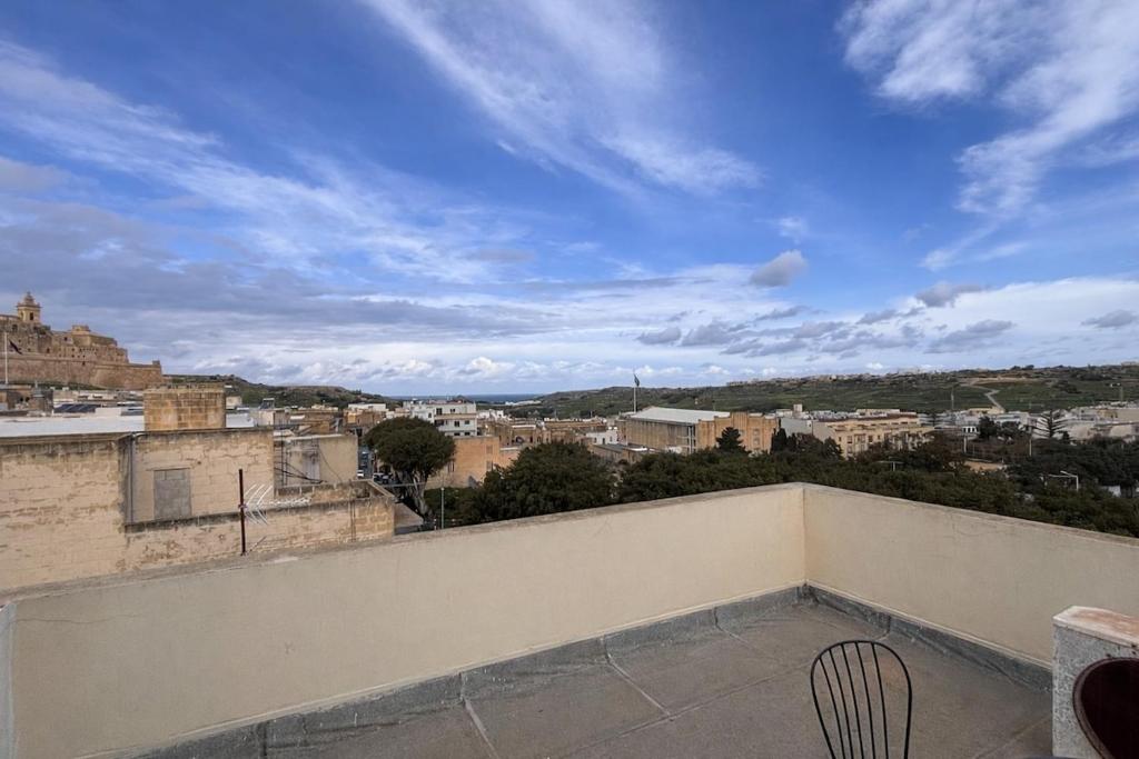 Serce Viktorii - Studio z dużym tarasem i widokiem na Cytadelę oraz panoramą Gozo