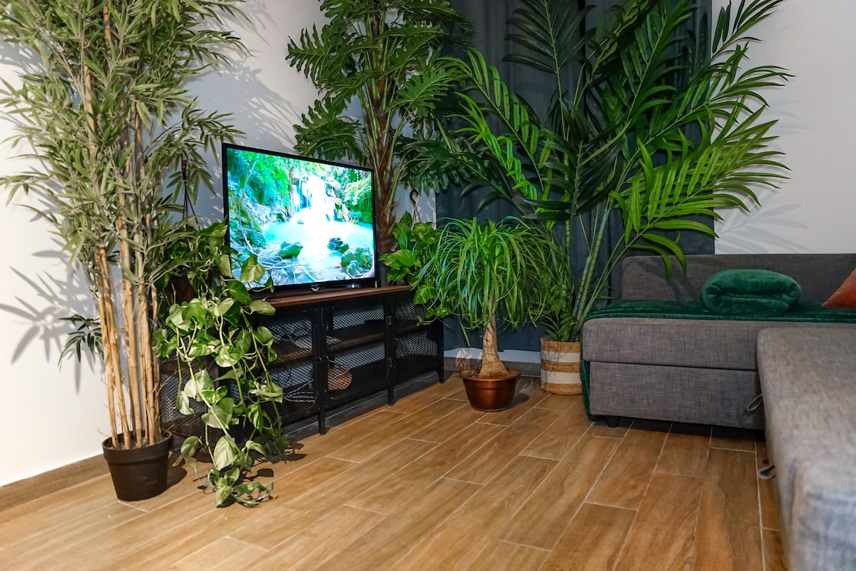 Check In 8pm Check Out 6pm Rituals & Massage 402