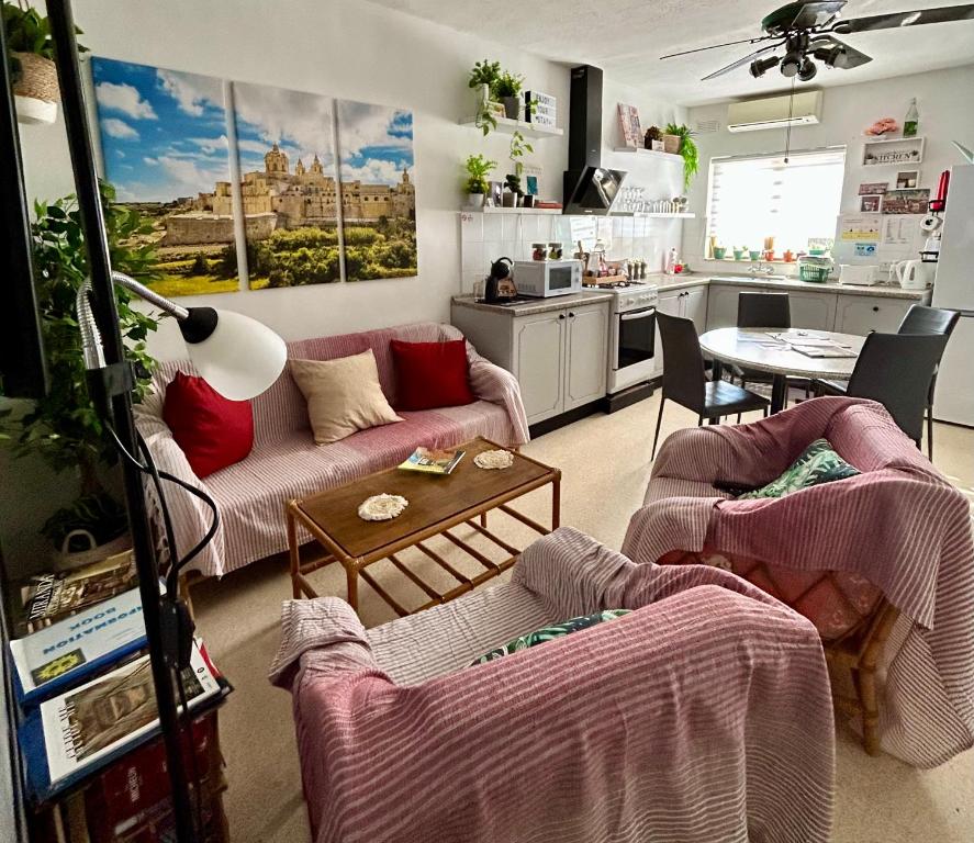 St Paul’s Bay central apartment in Qawra