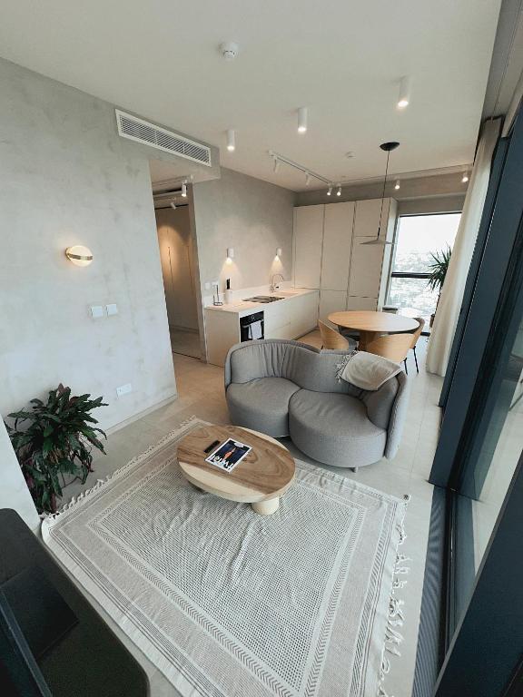 Luxury 360 Sea View 27th Floor Apartment in Mercury Tower