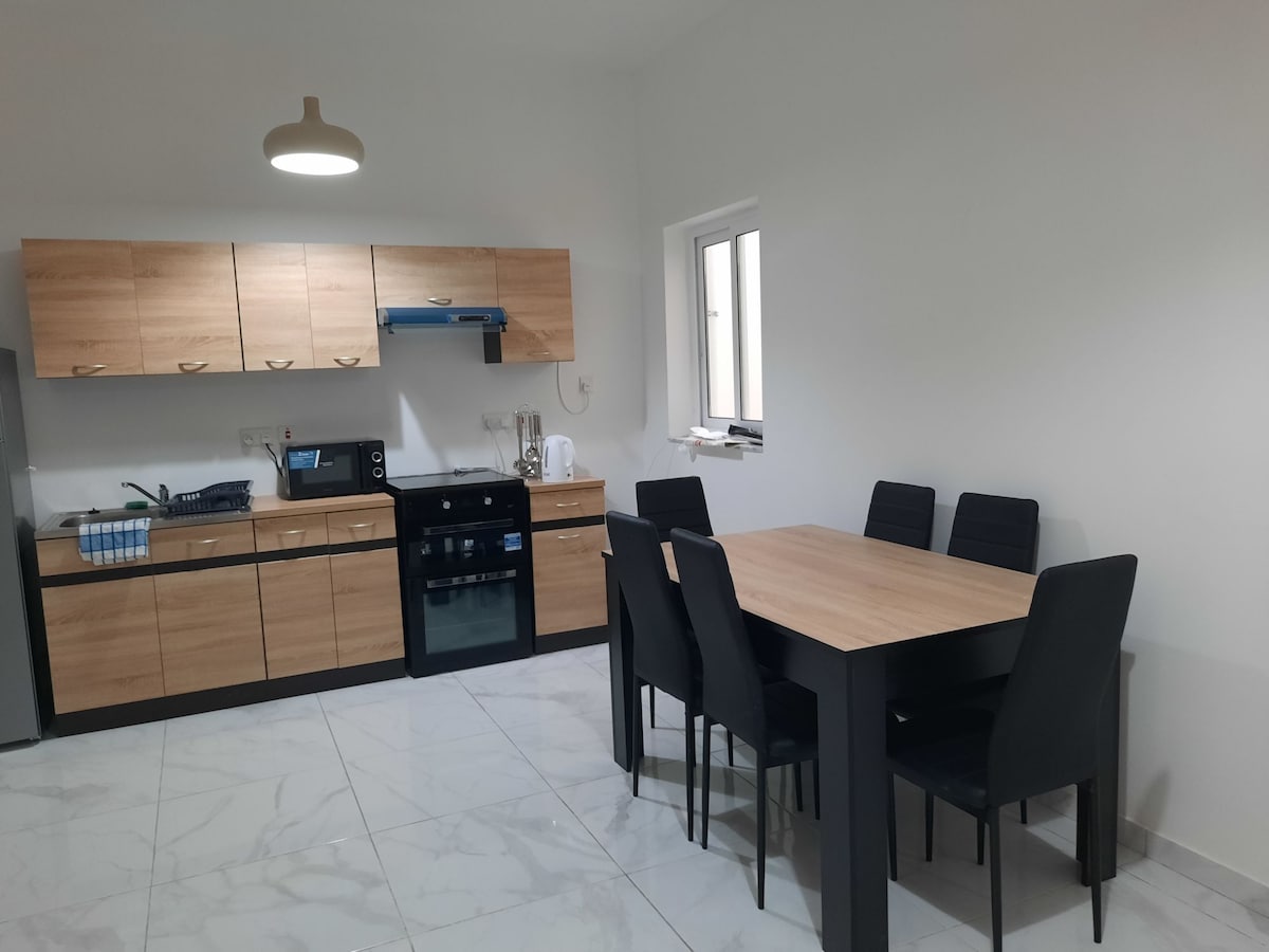 Hamrun Private Room (Central): Fl 2 Rm 2