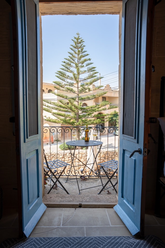 Urokliwy dom wiejski z basenem