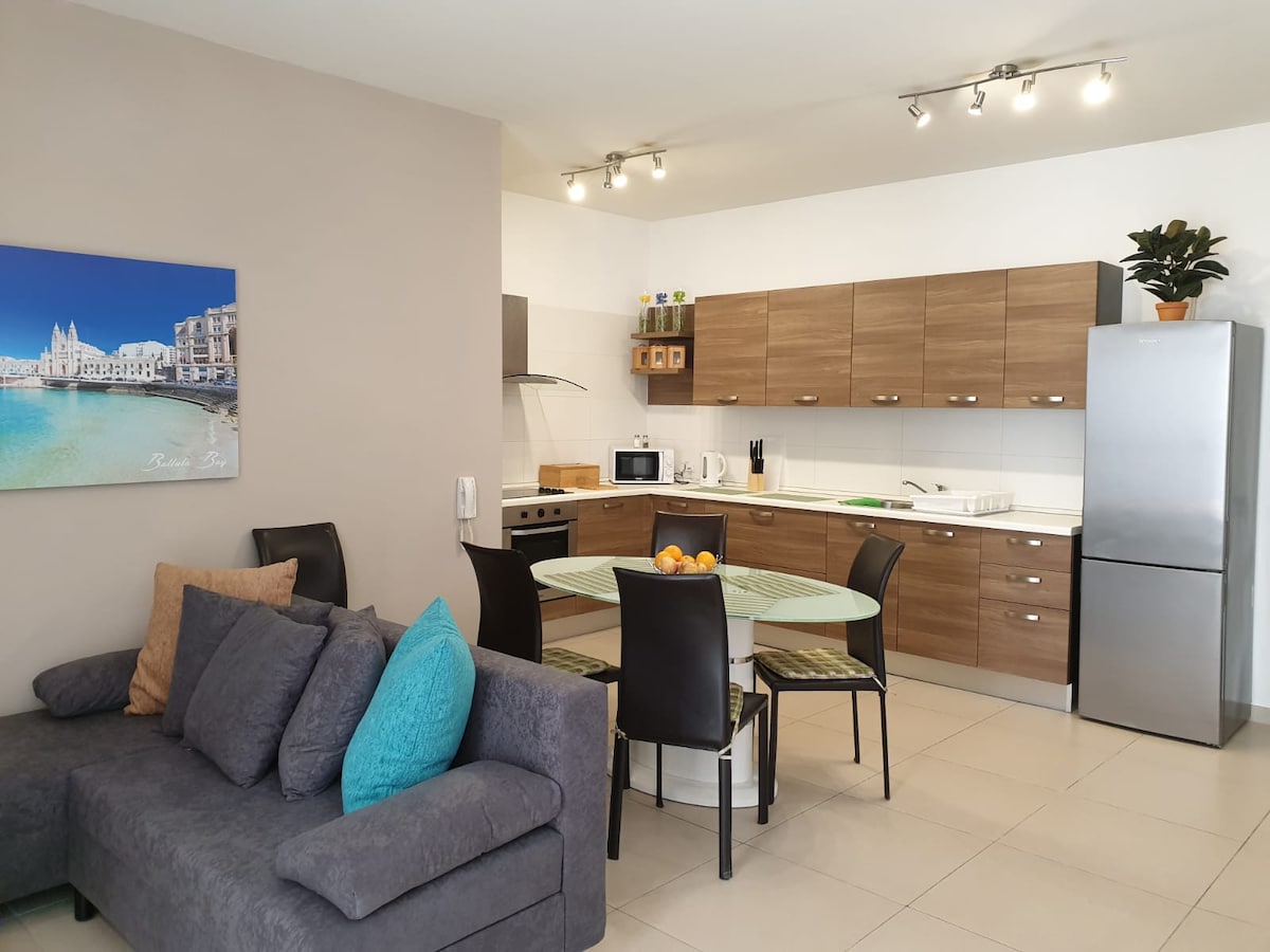 Modern 2 Bedroom in Excellent Location