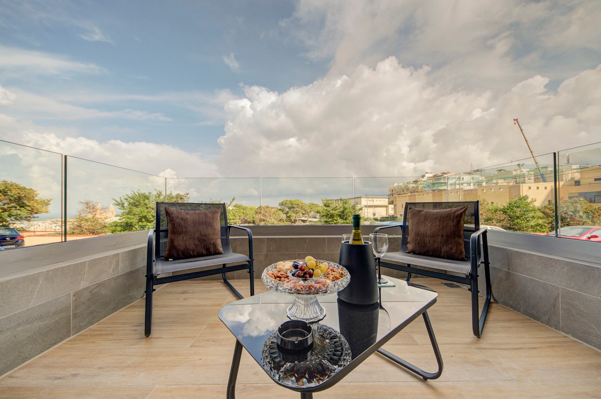 Ridge View Suites / Sea View / Terrace