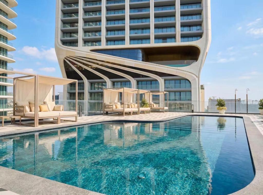 Exclusive 2 bd apt in Mercury Suites - Pool Access