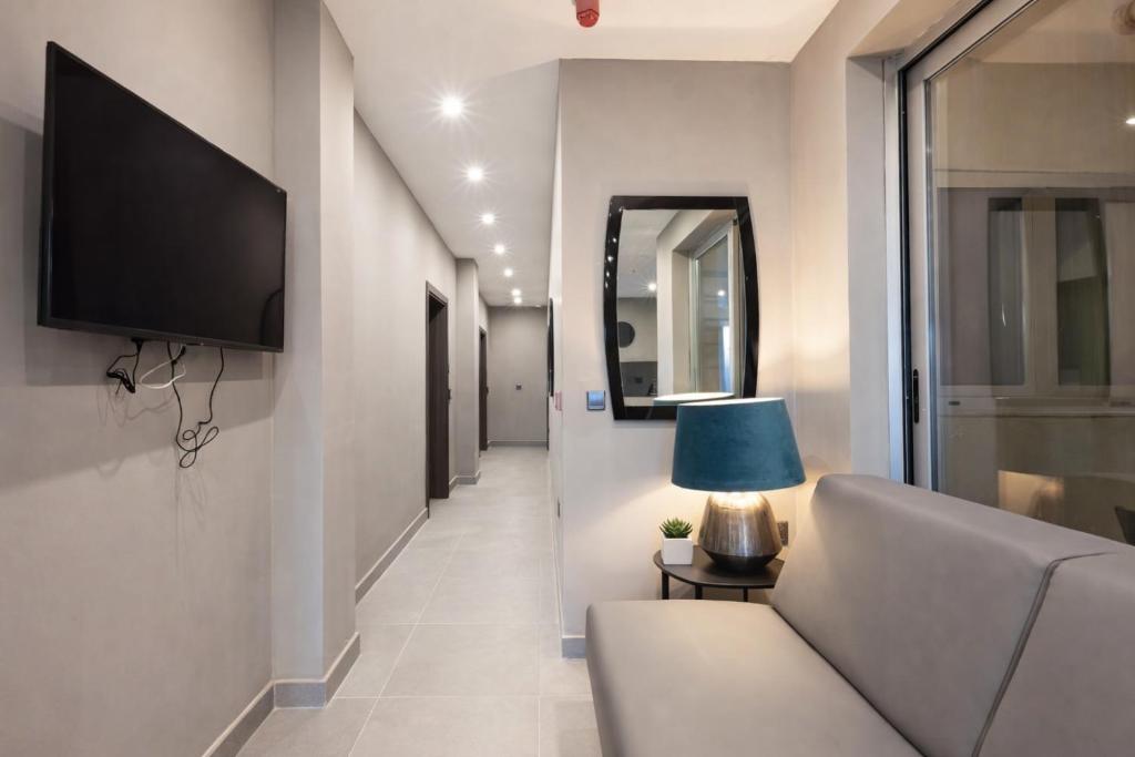 Comfortable Five Bedroom Five Bathroom Holiday Home by 360 Estates