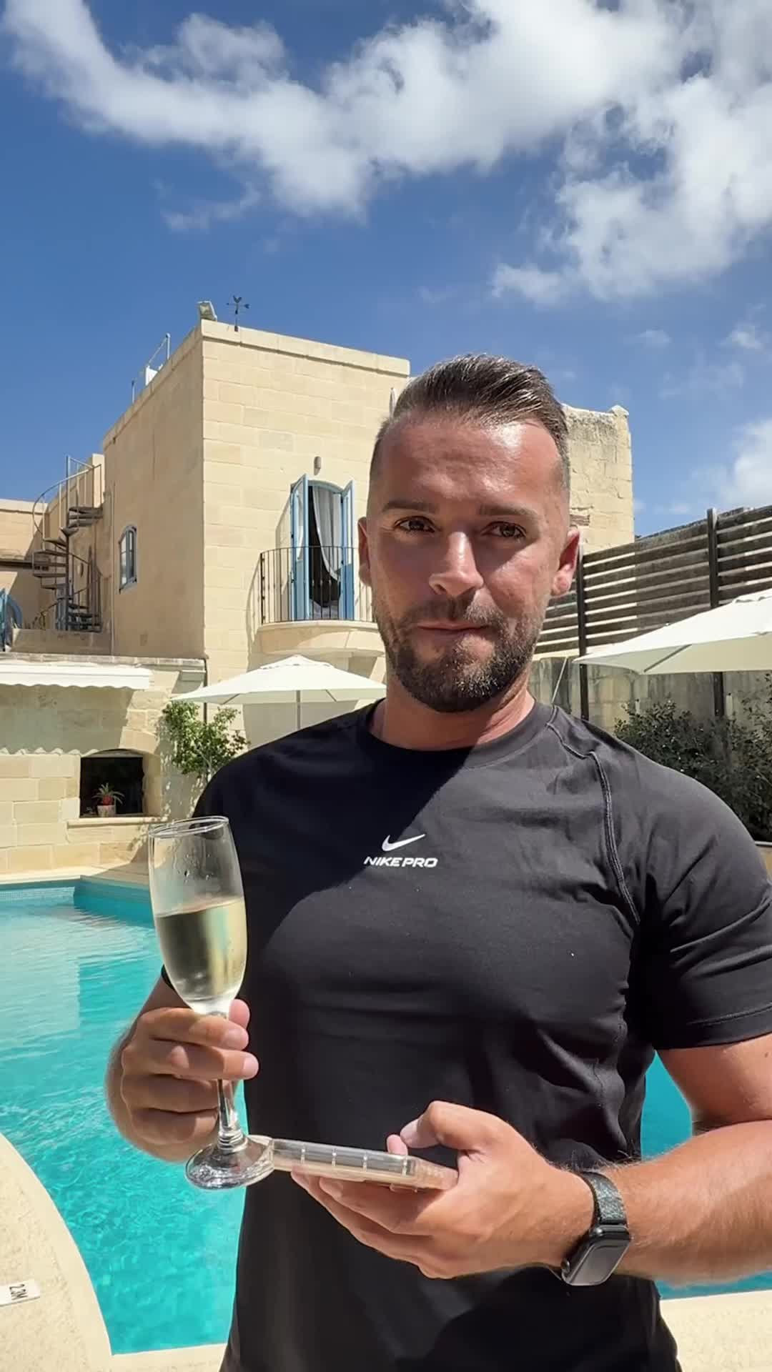 🏝️ Gozo vibes unlocked! Stay at Ta’ Gilarda → pool, jacuzzi, gardens, rustic charm ✨ 💳 With your Malta Discount Card: ➡️ 15% OFF here ➡️ Save up to 50% in Malta, Gozo, Sicily & London ➡️ Card covers you + 1 adult + 3 kids 🔥 Use code alexinmalta for 10% OFF your card! 👉 It pays for itself from day ONE